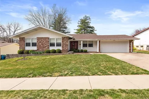 1267 Beaver Creek Rd, Chesterfield, MO 63017