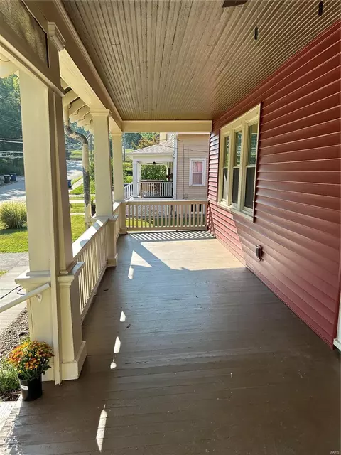 Exterior - 103 Wesley Ave, Ferguson, MO 63135 photo 4 of 9