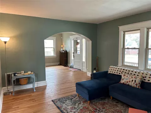 Living - 103 Wesley Ave, Ferguson, MO 63135 photo 3 of 3