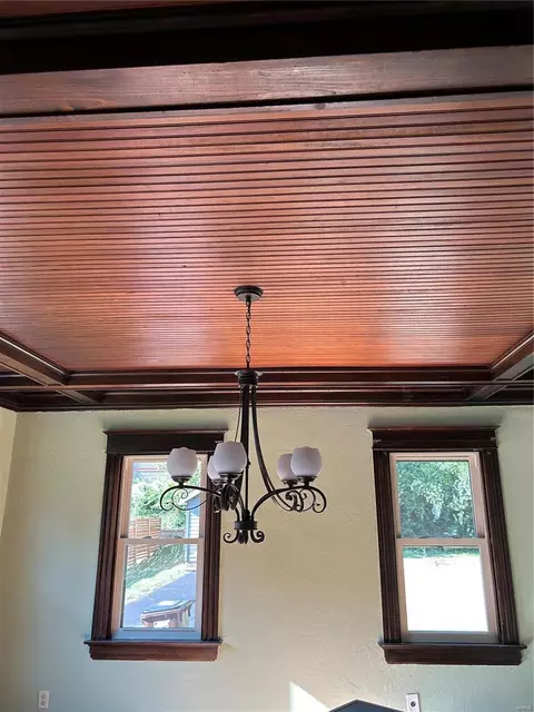 Dining - 103 Wesley Ave, Ferguson, MO 63135 photo 2 of 4