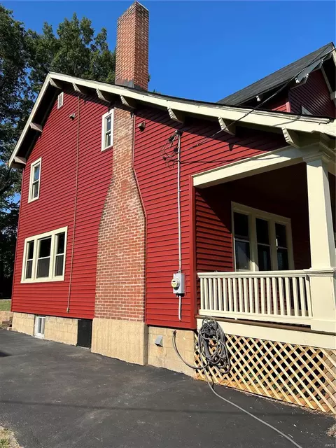 Exterior - 103 Wesley Ave, Ferguson, MO 63135 photo 3 of 9
