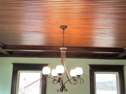 Dining - 103 Wesley Ave, Ferguson, MO 63135 photo 3 of 4