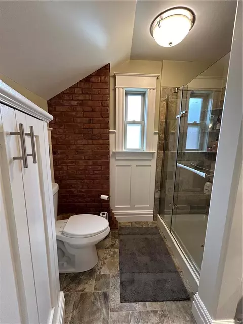 Bath - 103 Wesley Ave, Ferguson, MO 63135 photo 5 of 6