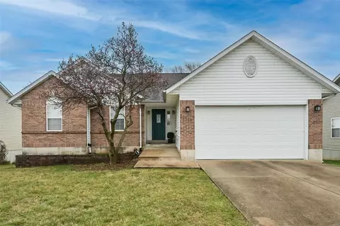 6206 Tesson Park Dr, Hazelwood, MO 63042