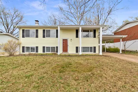 41 Hillcrest Blvd, Ballwin, MO 63021 photo 2