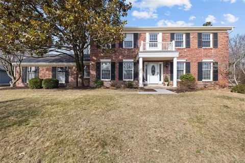1869 Buckington Dr, Chesterfield, MO 63017