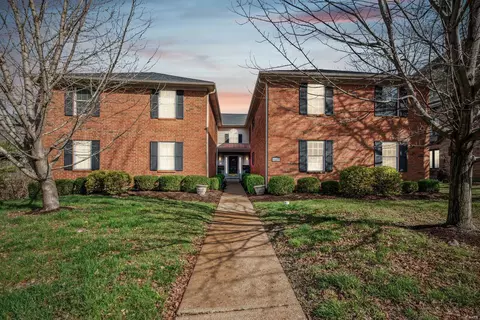 117 E Clinton Pl #7, Kirkwood, MO 63122