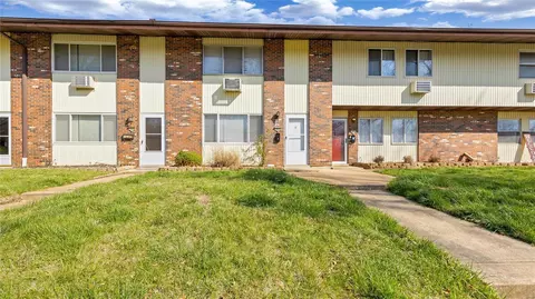 7624 Hazelcrest Dr, Hazelwood, MO 63042