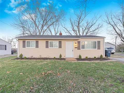 18 Foster Ln, Wentzville, MO 63385