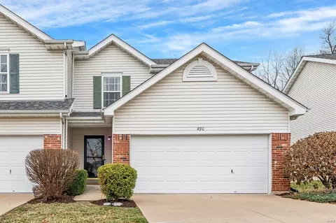 490 Flowering Magnolia Dr, O'fallon, MO 63366