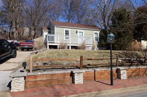 208 Boones Lick Rd, Saint Charles, MO 63301