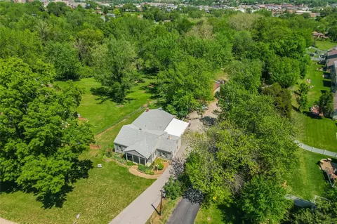 12031 Old Saint Charles Rd, Bridgeton, MO 63044