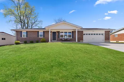 623 Clarence Drive Dr, Saint Charles, MO 63301