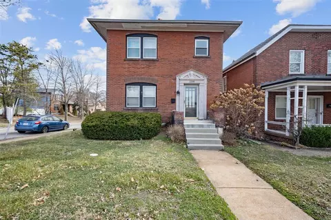 1200 Mccausland Ave, Saint Louis, MO 63117