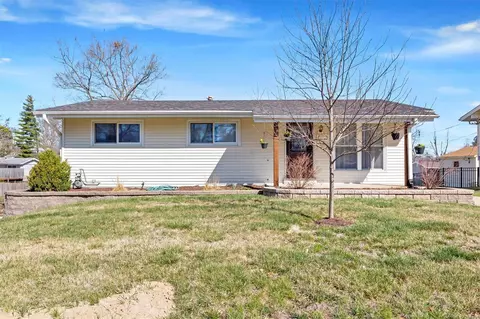 11153 Pine Forest Dr, Saint Louis, MO 63126