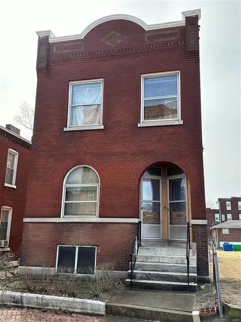 2820 Arsenal St, Saint Louis, MO 63118
