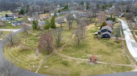View/Area - 375 Sunfield Pl, Ballwin, MO 63011 photo 1 of 5