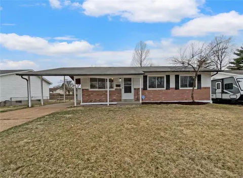 1120 Lees Ln, Florissant, MO 63031