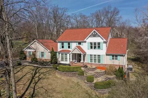 12835 Topping Manor Dr, Saint Louis, MO 63131