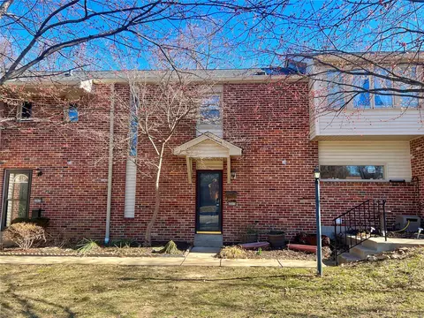 12311 Rossridge Ct, Saint Louis, MO 63146