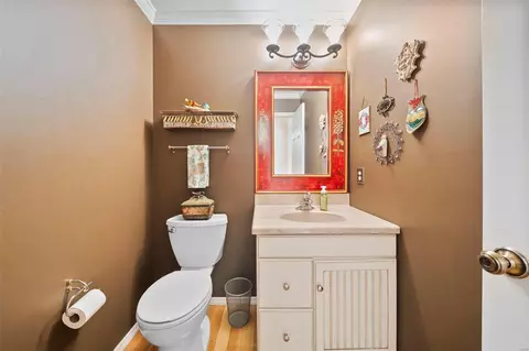 Bath - 1406 Redwood Forest Dr, Ballwin, MO 63021 photo 1 of 4