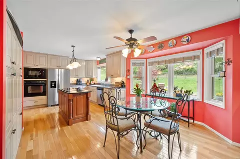 Kitchen - 1406 Redwood Forest Dr, Ballwin, MO 63021 photo 5 of 5