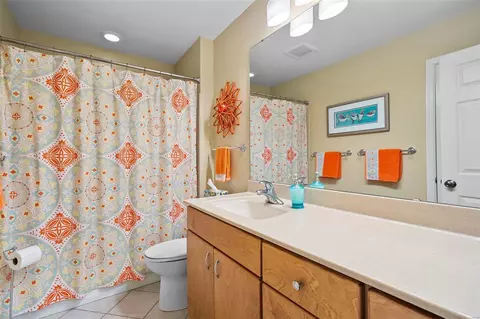 Bath - 1406 Redwood Forest Dr, Ballwin, MO 63021 photo 4 of 4