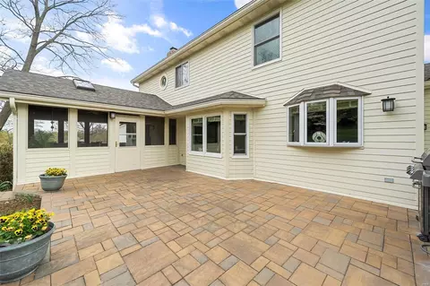 Exterior - 1406 Redwood Forest Dr, Ballwin, MO 63021 photo 5 of 10