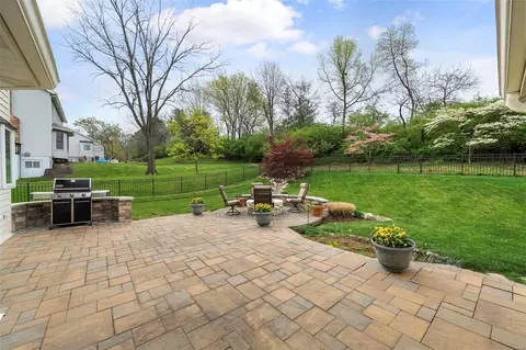 Exterior - 1406 Redwood Forest Dr, Ballwin, MO 63021 photo 6 of 10