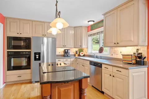 Kitchen - 1406 Redwood Forest Dr, Ballwin, MO 63021 photo 2 of 5