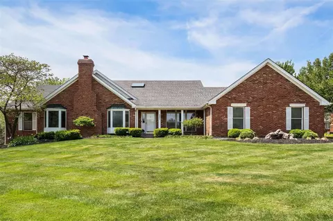 2251 Barnbridge Rd, Saint Louis, MO 63131
