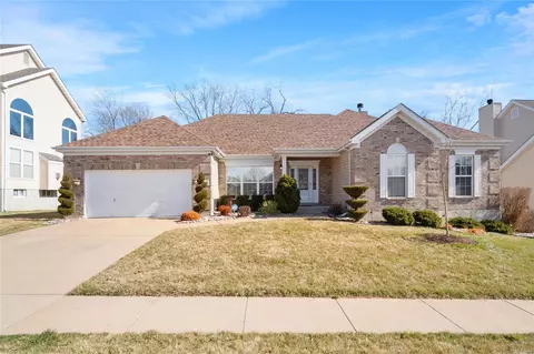 4640 Behlmann Estates Ln, Florissant, MO 63034