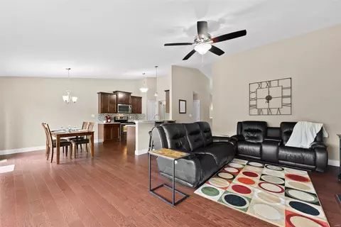 247 Thorn Brook Dr, O'fallon, MO 63366 photo 5
