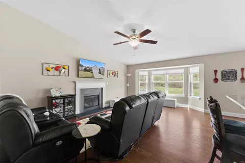247 Thorn Brook Dr, O'fallon, MO 63366 photo 3