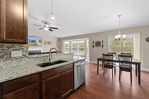 247 Thorn Brook Dr, O'fallon, MO 63366 photo 16