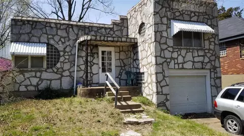 3209 Kemp Dr, Saint Louis, MO 63121