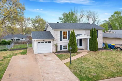 Exterior - 387 Sorrento Dr, Ballwin, MO 63021 photo 2 of 19