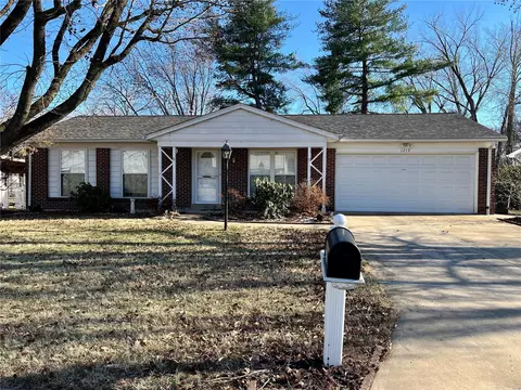 1219 Parody Ln, Saint Charles, MO 63303