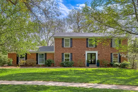 1680 Foxleigh Ct, Saint Louis, MO 63131