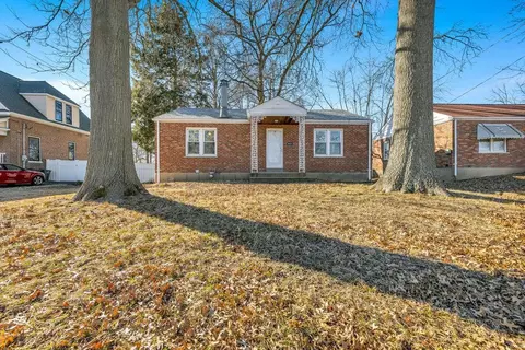 9026 St Louis Ave, Saint Louis, MO 63114