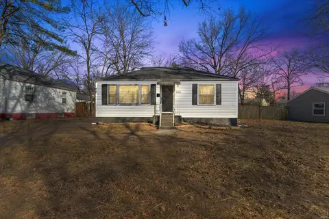 7811 Underhill Dr, Saint Louis, MO 63133