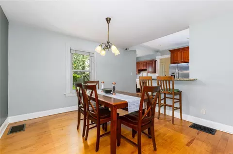 Dining - 6805 Waldemar Ave, Saint Louis, MO 63139 photo 5 of 5