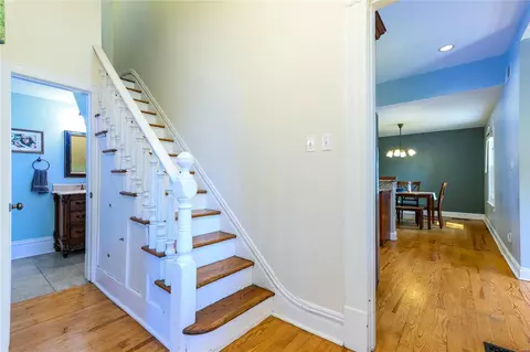 Entry Way - 6805 Waldemar Ave, Saint Louis, MO 63139 photo 4 of 6