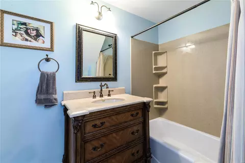 Bath - 6805 Waldemar Ave, Saint Louis, MO 63139 photo 1 of 2