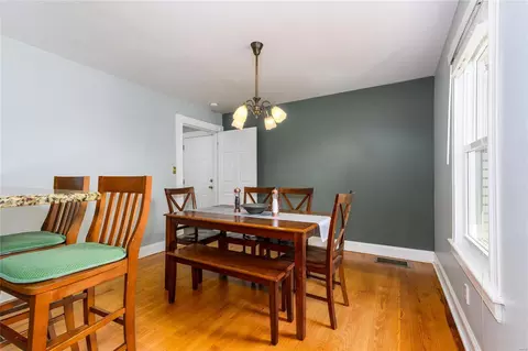 Dining - 6805 Waldemar Ave, Saint Louis, MO 63139 photo 4 of 5