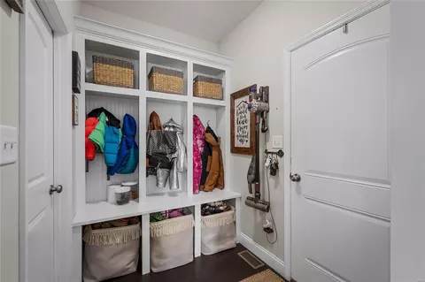 Entry Way - 231 Oakhurst Cir, O'fallon, MO 63368 photo 1 of 2