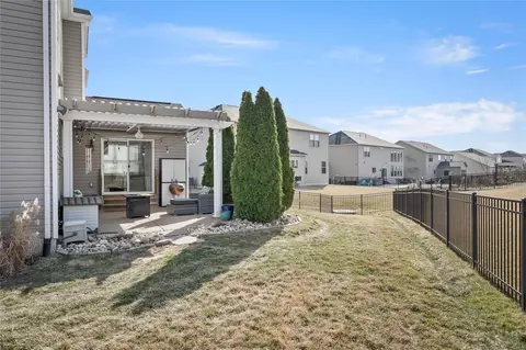 Exterior - 231 Oakhurst Cir, O'fallon, MO 63368 photo 6 of 9