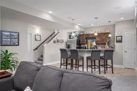 Living - 231 Oakhurst Cir, O'fallon, MO 63368 photo 9 of 11
