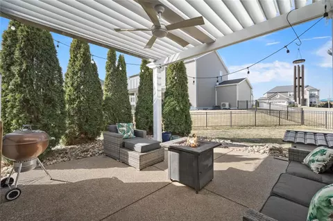 Exterior - 231 Oakhurst Cir, O'fallon, MO 63368 photo 3 of 9