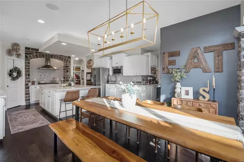 Kitchen - 231 Oakhurst Cir, O'fallon, MO 63368 photo 2 of 12